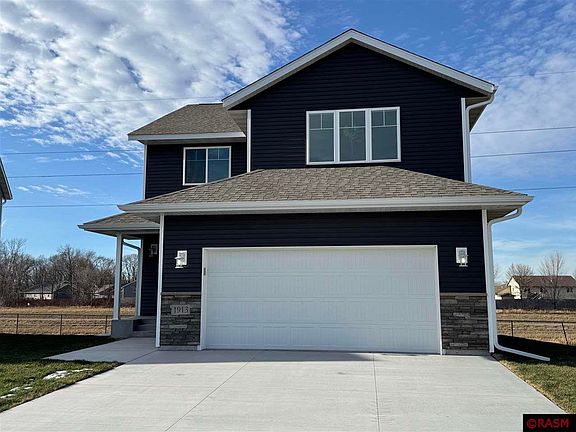 5th image of 1913 Bluestem Dr