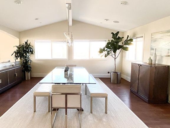 DINING ROOM WITH OCEAN VIEW