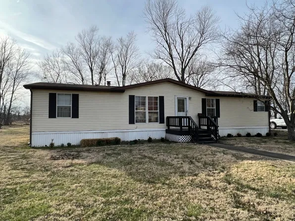 1030 Marshall St, Carlinville, IL 62626