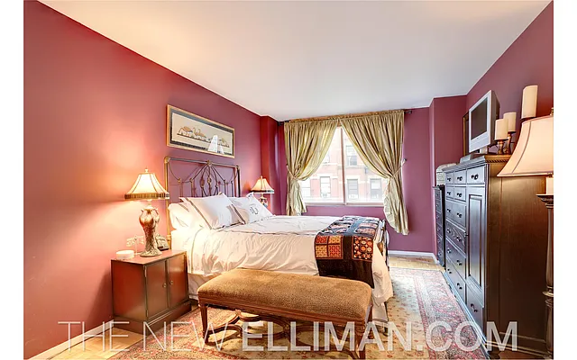 Sold by Douglas Elliman | media 21