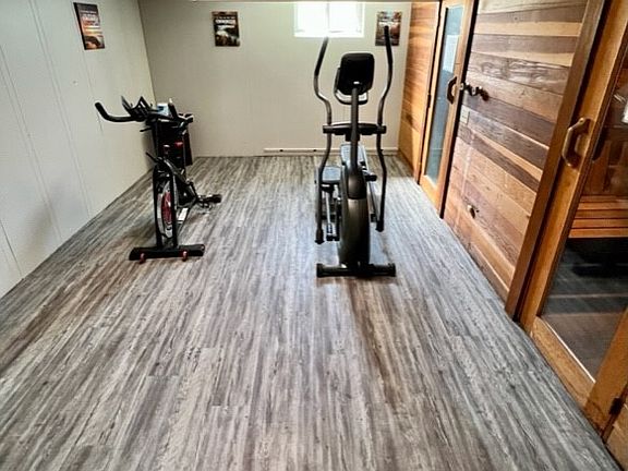 3rd image of 4809 N Knoxville Ave #2GL