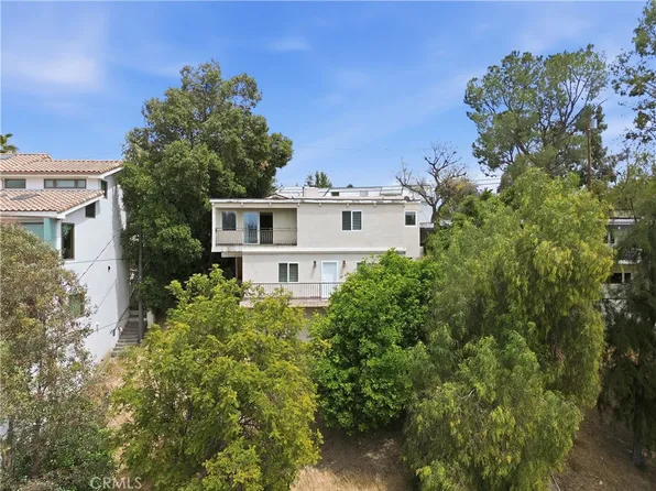 5211 Calatrana Dr, Woodland Hills, CA 91364