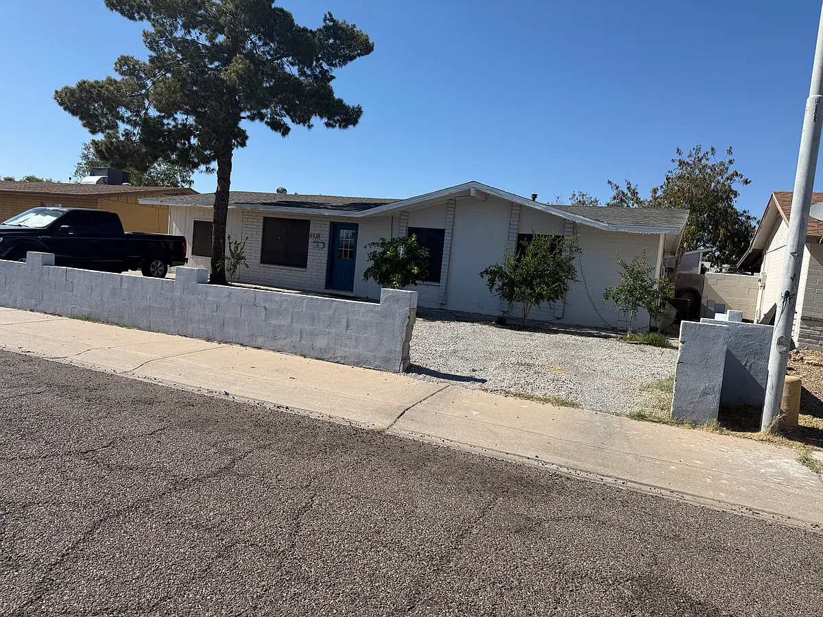 Photo 2 of 6 - W Montecito Ave - Phoenix, AZ Building Photo - W Montecito Ave