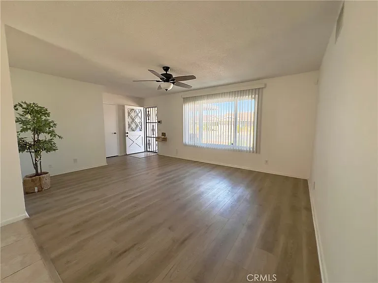 1521 W Westmont Ave — Photo 3