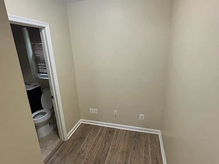 611 W Lafayette Ave — Photo 10