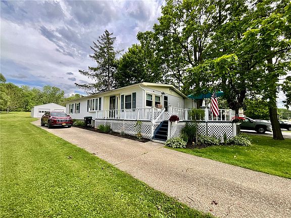 2nd image of 4753 E Lake Rd