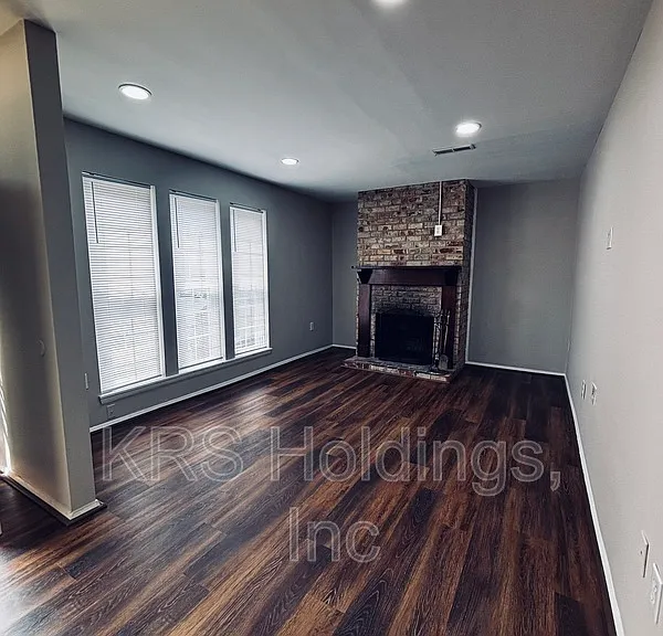 817 Pleasant St — Photo 4