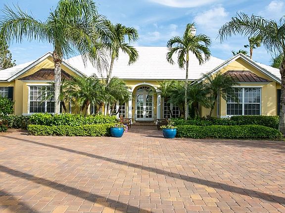 2nd image of 508 White Pelican Cir