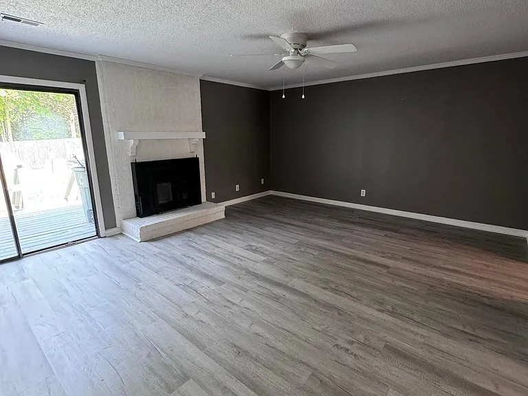 1131 Glendale Dr — Photo 7