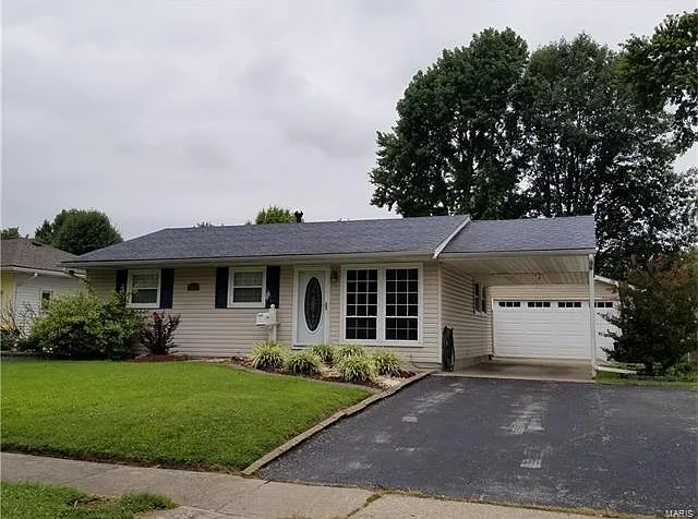 2833 Dogwood Dr photo 1