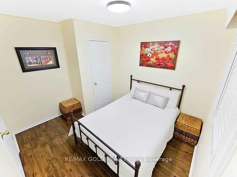 3848 Periwinkle Cres — Photo 16