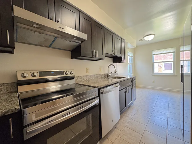 9557 Hagel Cir #B — Photo 11