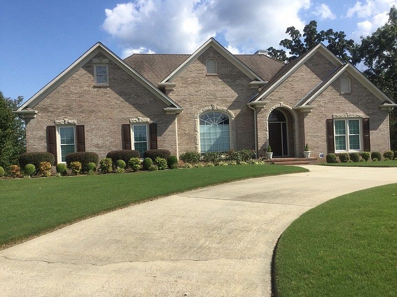 Front View with Circular Drive Way