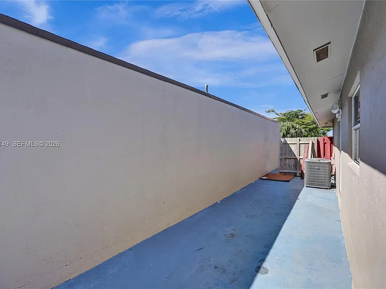 11854 SW 210th St — Photo 41