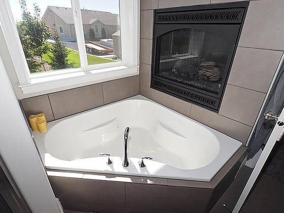 Jetted Tub, view, fireplace!