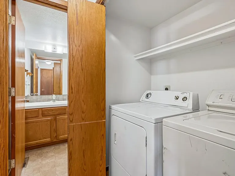 1857 Winchester Ct — Photo 16