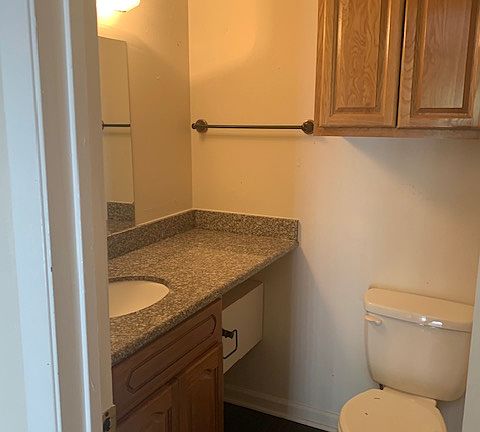 2nd image of 1807 Potomac Pl APT B
