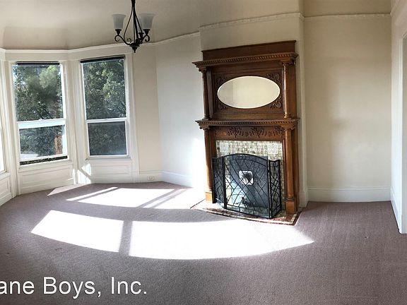 3rd image of 1124 Fell St