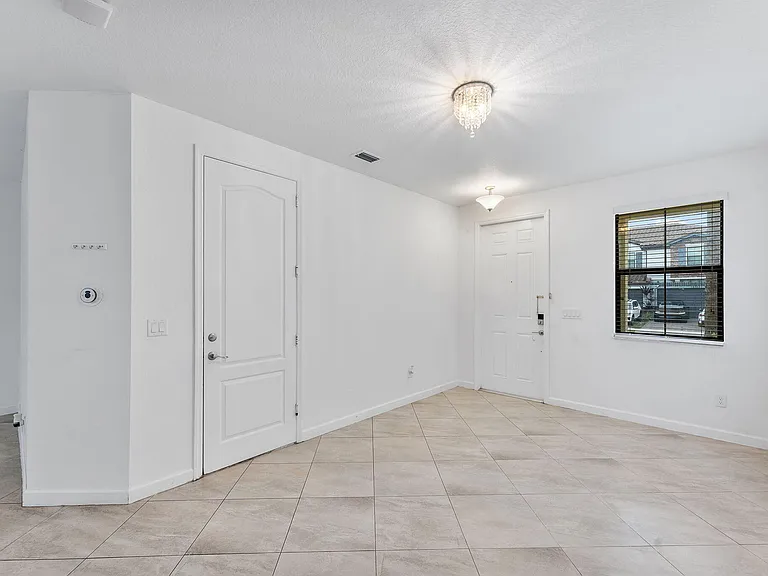 12756 Anthorne Ln — Photo 7