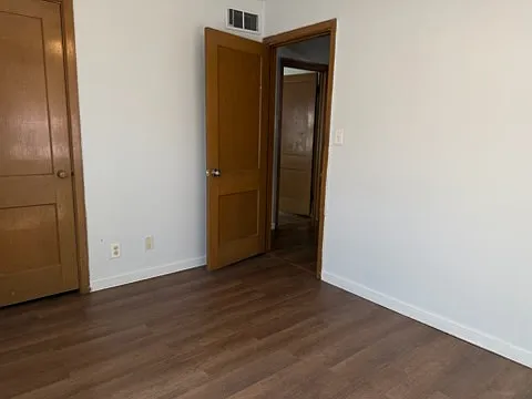 2448 S Victoria Ave — Photo 16