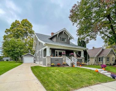 303 West Cherry St, Fox Lake, WI, 53933