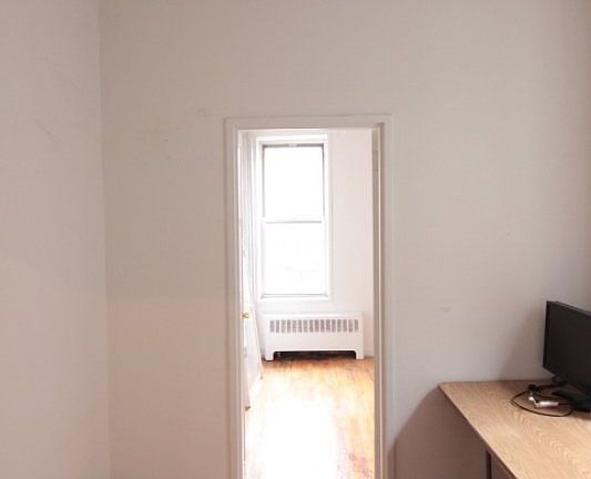 3rd image of 107 W 138th St APT 5c