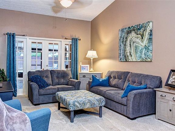 4th image of 15831 Glenarn Dr