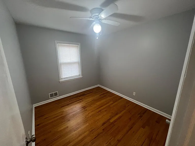 313 NE Florence Ave — Photo 14