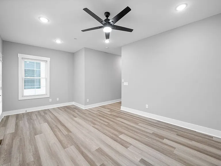 428 Centre St — Photo 20