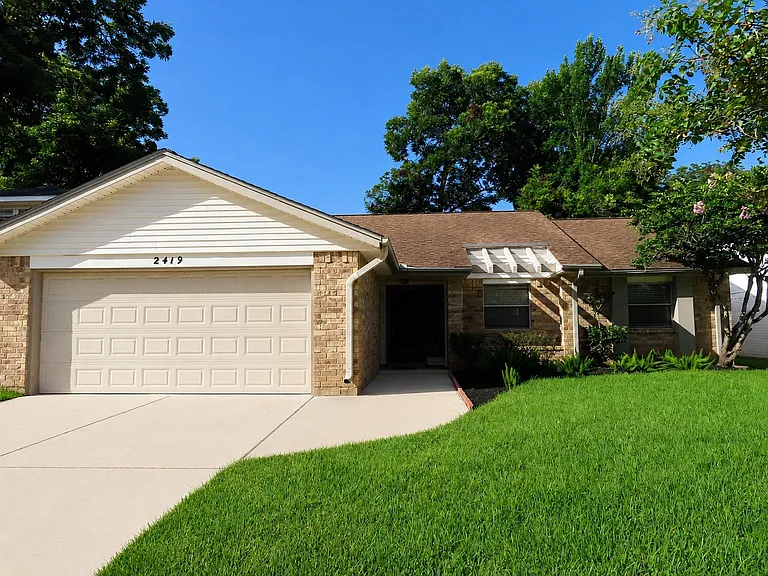 2419 Woven Wood Ln — Photo 3