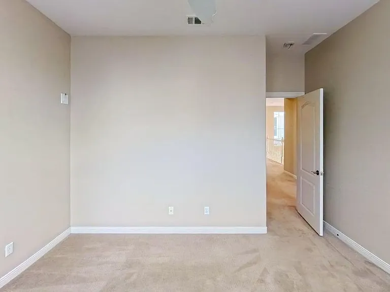 7912 E Hampshire Rd — Photo 18