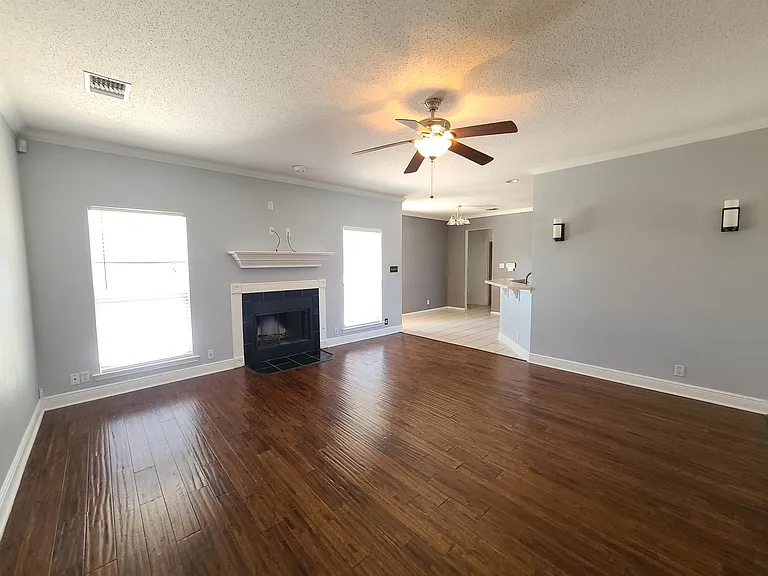 3401 Mark Ln — Photo 7