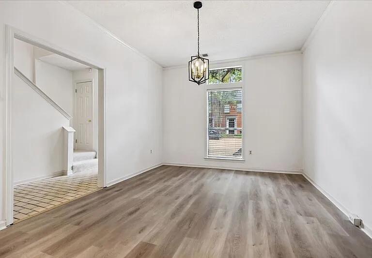 1694 Belvedere Ct — Photo 13
