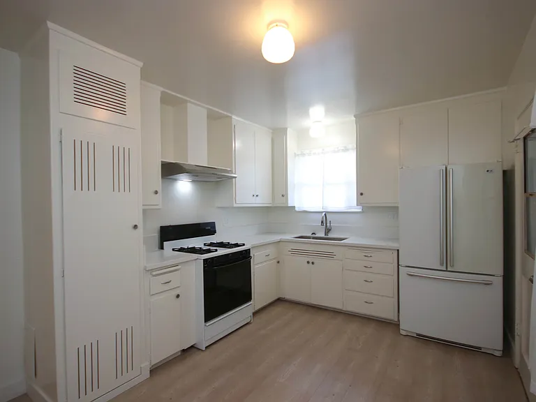 1245 Del Rey Ave — Photo 6