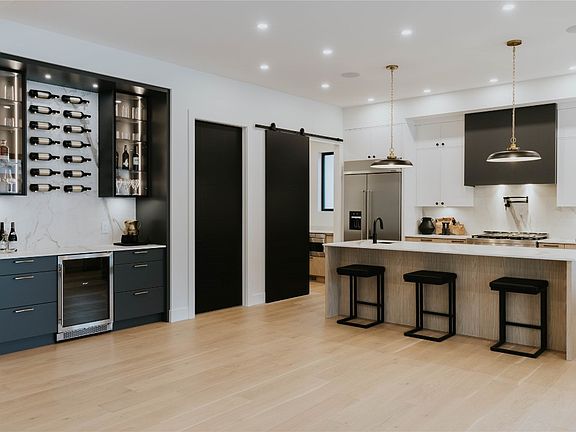 3rd image of 5533 Foothill Ct