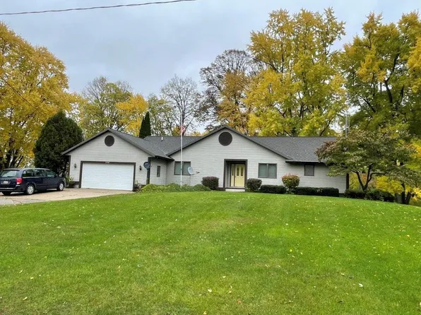 9248 W Main St, Grant, MI 49327
