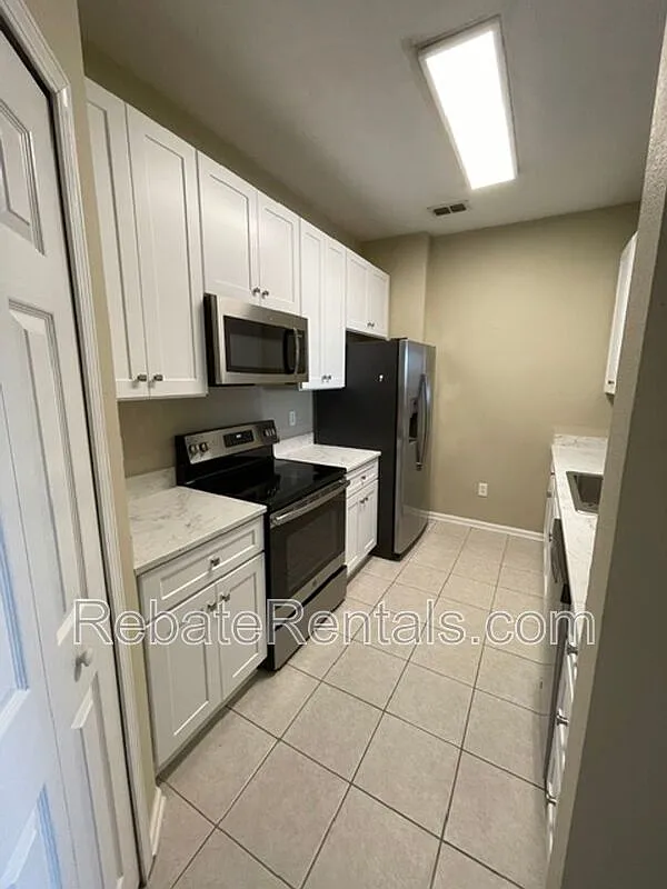 Point Meadows Place — Photo 4