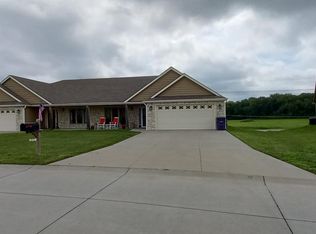 224 Highland Grove Dr, Manhattan, KS 66503