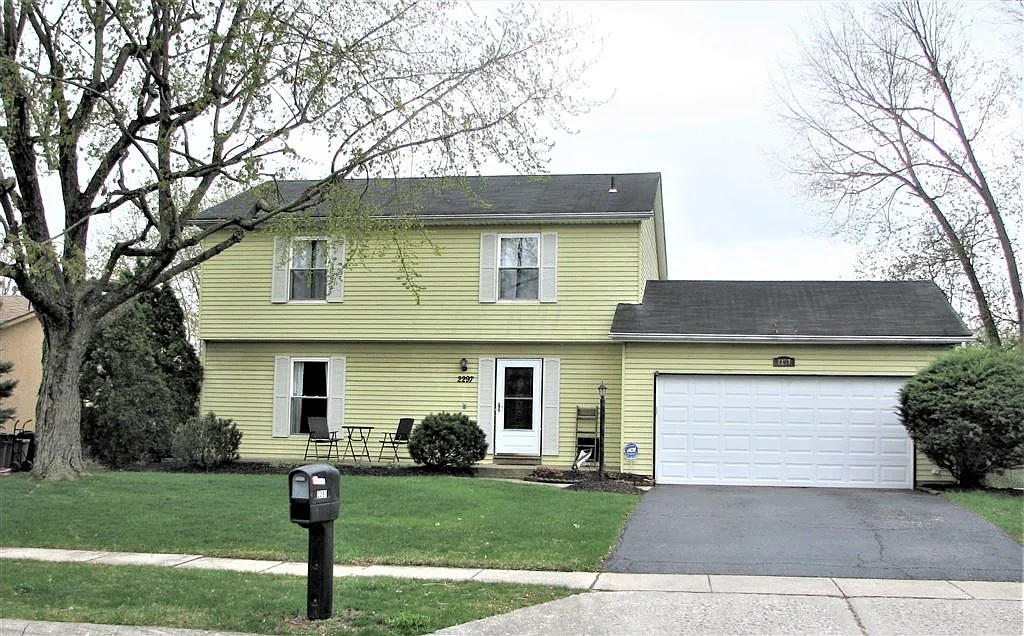 2297 Blodwen Cir photo 1