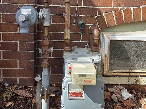 4th image of 1102 N Front St