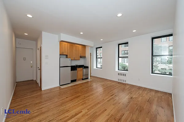 Rented by LC Lemle Real Estate Group | media 17