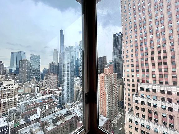 3rd image of 350 W 50th St APT 31A