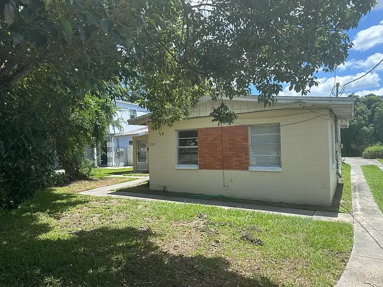 2109 S Mills Ave — Photo 1