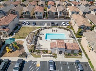 687 S Mandarin Ln, Rialto, CA 92376