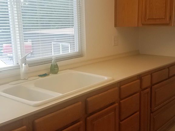 4th image of 15221 9th Ave SW APT B