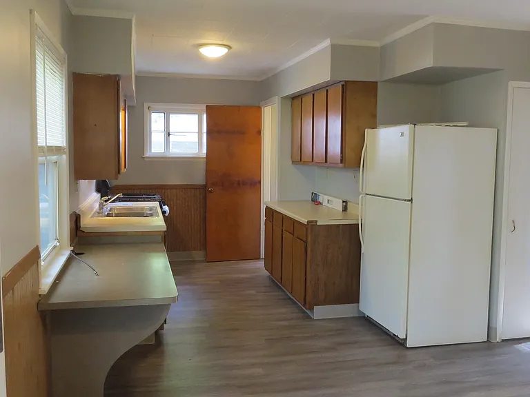 8190 Leavitt Rd — Photo 18