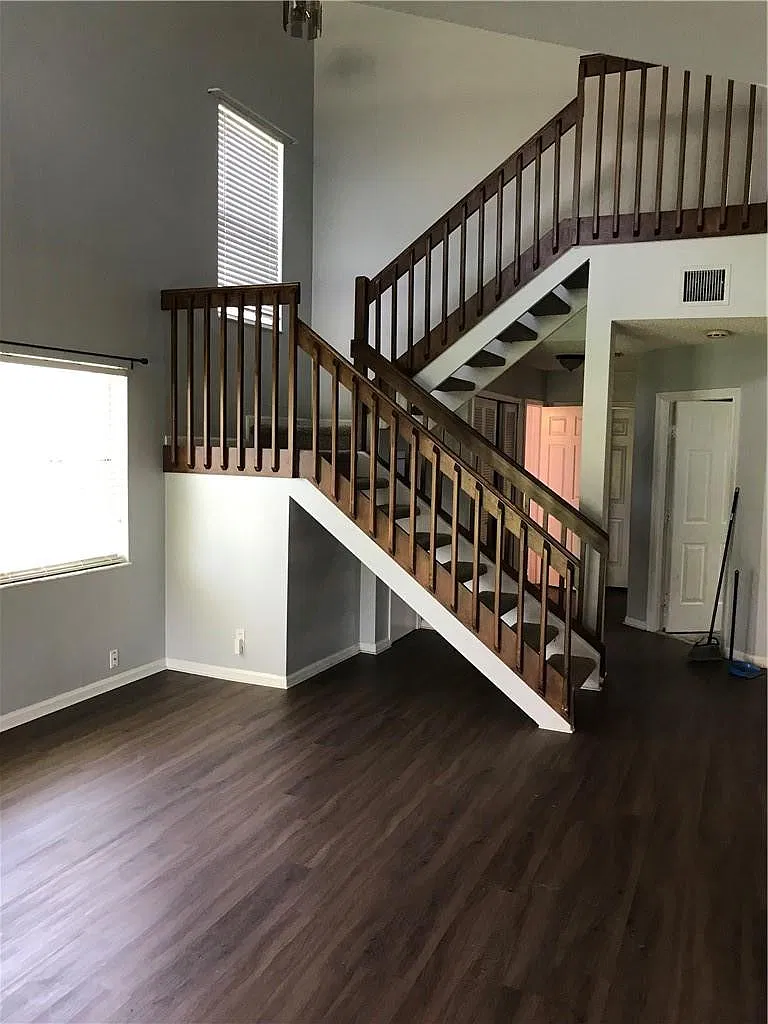 3 bed, 2.5 bath, 1884 sqft, $3,200 — Photo 3