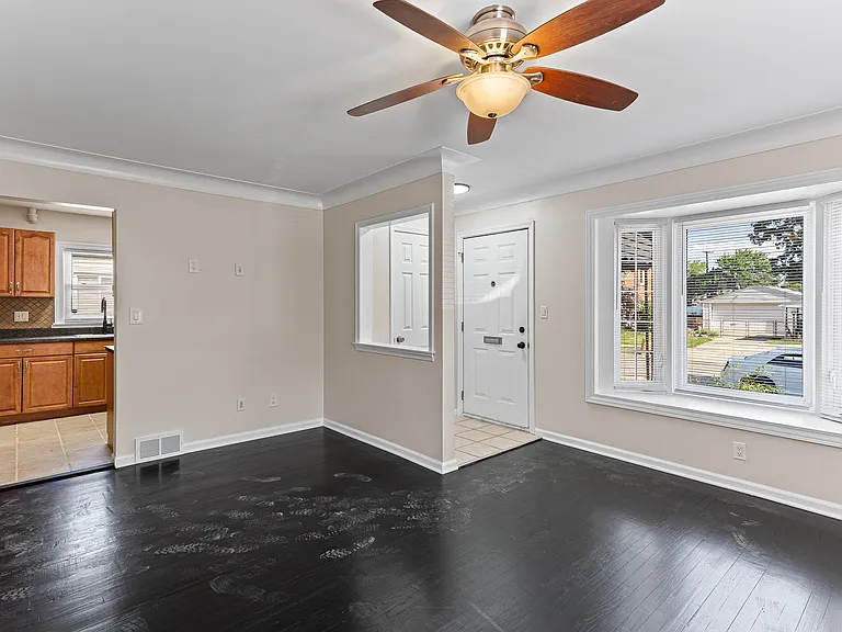 1653 London Ave — Photo 5