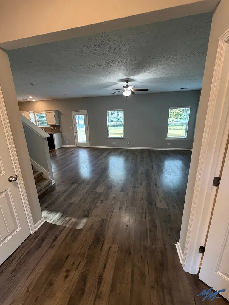 3 bed, 2.5 bath, 1726 sqft, $2,200 — Photo 2