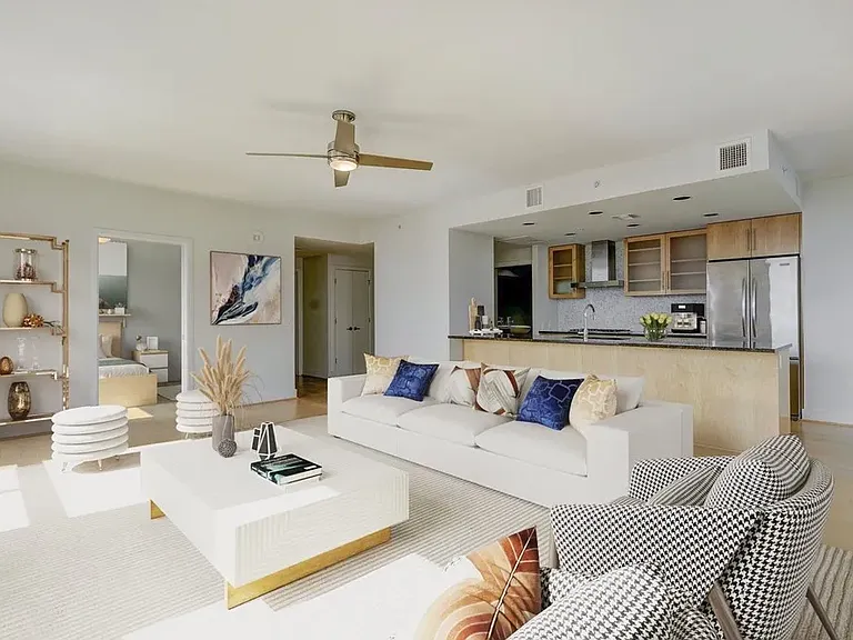 300 Bowie St #ID27009 — Photo 9